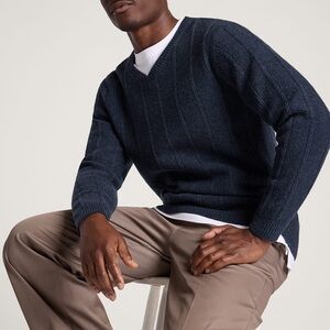 NWT Pendleton Men’s 100% Merino Wool Sweater Large Blue V-Neck Mixed Stitch